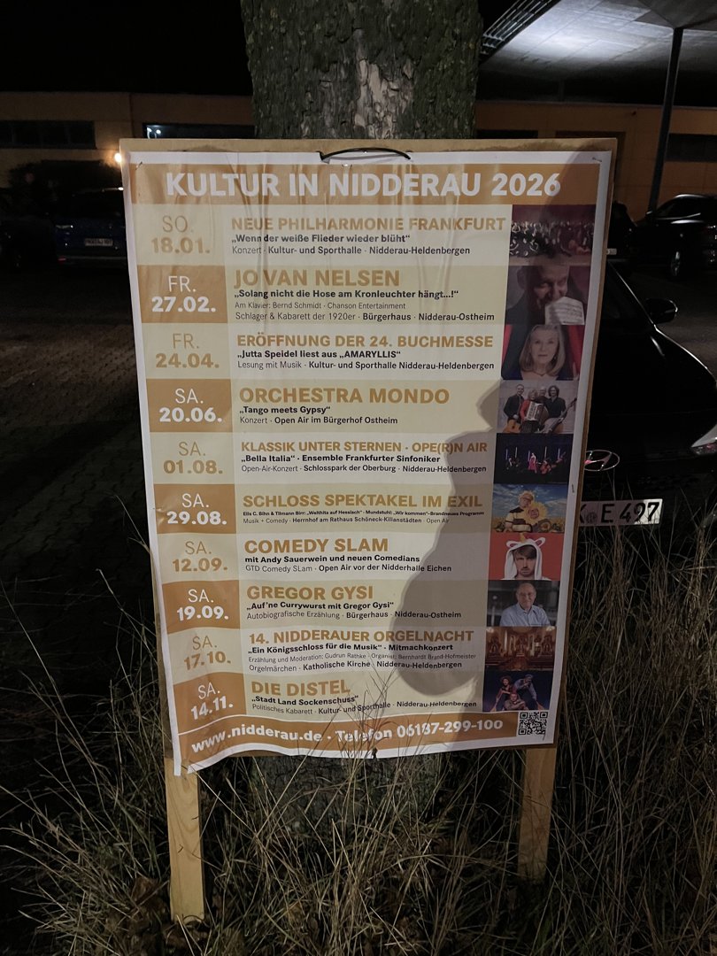 Veranstaltungsplakat: NEUE PHILHARMONIE FRANKFURT - Wenn der weiße Flieder wieder blüht
